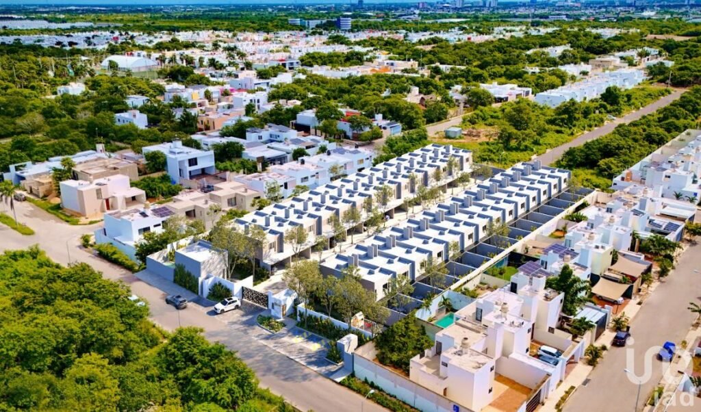 Privacidad, confort y amenidades: ¡Todo en Alian! Townhouses de 3 recámaras