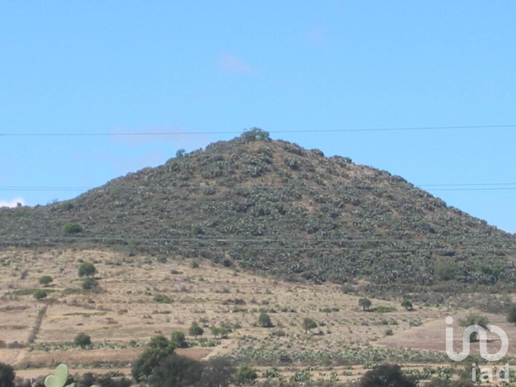 terreno con yacimientos