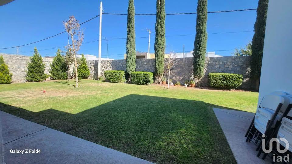 VENTA DE HERMOSA RESIDENCIAS DE UNA PLANTA EN CAMPOS ELISEOS