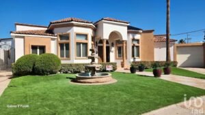 VENTA DE HERMOSA RESIDENCIAS DE UNA PLANTA EN CAMPOS ELISEOS