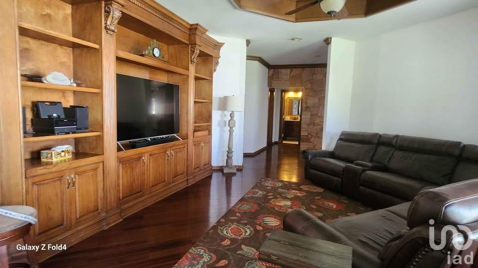 VENTA DE HERMOSA RESIDENCIAS DE UNA PLANTA EN CAMPOS ELISEOS