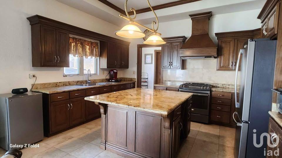 VENTA DE HERMOSA RESIDENCIAS DE UNA PLANTA EN CAMPOS ELISEOS