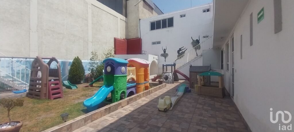 Se vende edificio para escuela de danza, kinder,,plaza comercial en Santa Julia, Pachuca, Hidalgo
