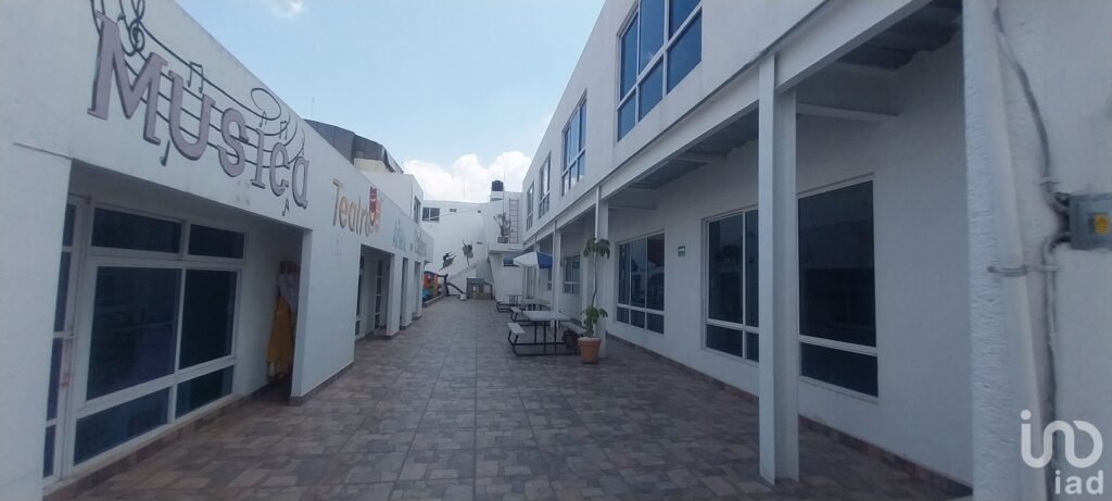 Se vende edificio para escuela de danza, kinder,,plaza comercial en Santa Julia, Pachuca, Hidalgo