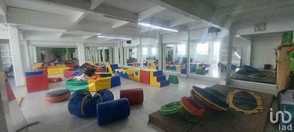 Se vende edificio para escuela de danza, kinder,,plaza comercial en Santa Julia, Pachuca, Hidalgo