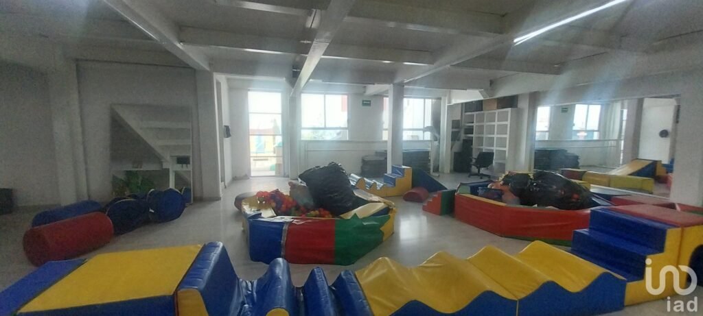 Se vende edificio para escuela de danza, kinder,,plaza comercial en Santa Julia, Pachuca, Hidalgo