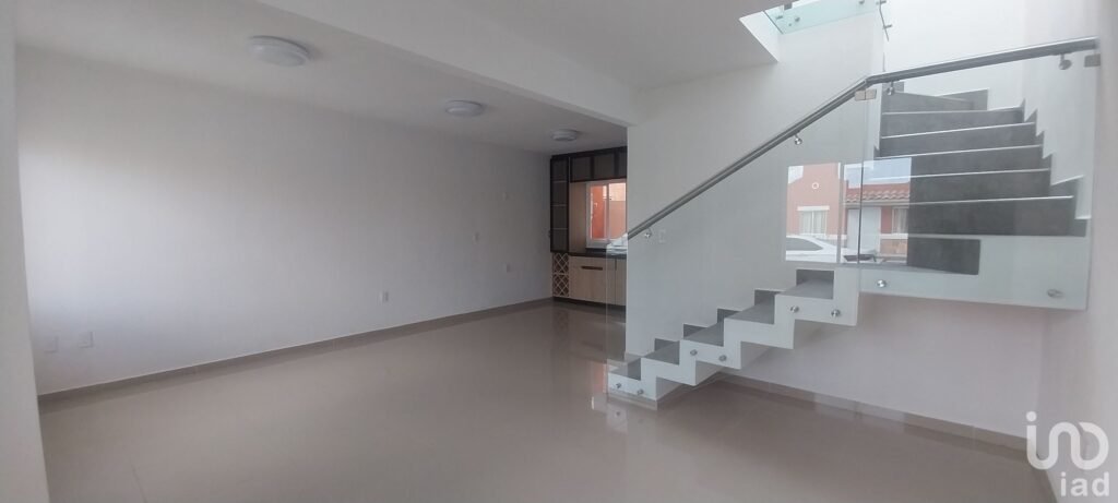Se vende casa muy amplia con excelentes acabados en Privada Zuria, Pachuca, Hidalgo