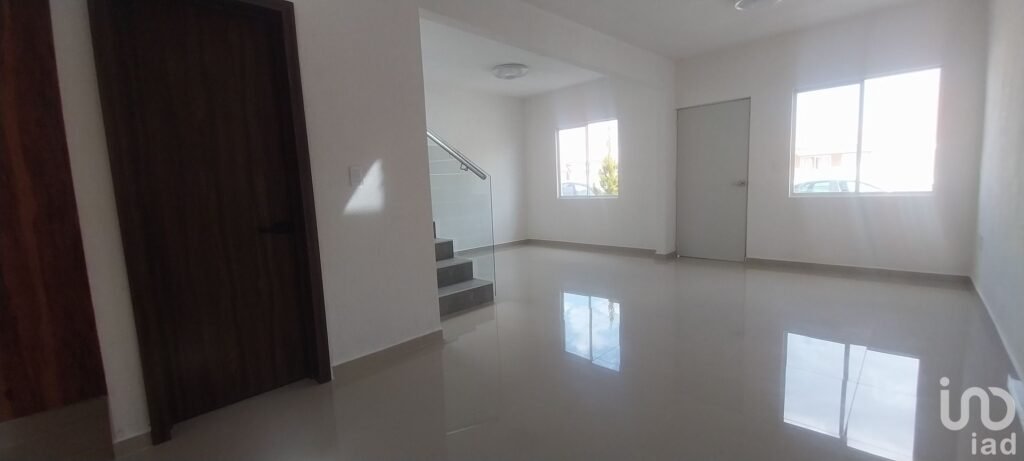 Se vende casa muy amplia con excelentes acabados en Privada Zuria, Pachuca, Hidalgo