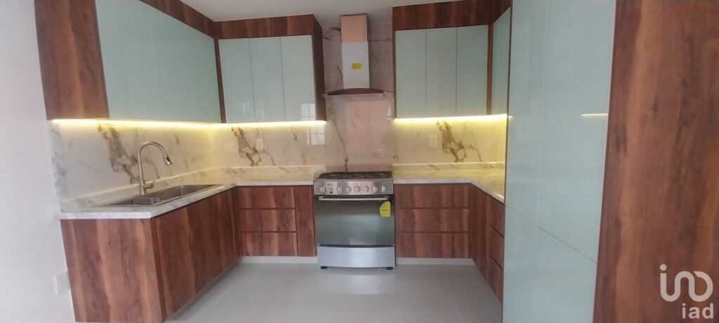 Se vende casa muy amplia con excelentes acabados en Privada Zuria, Pachuca, Hidalgo