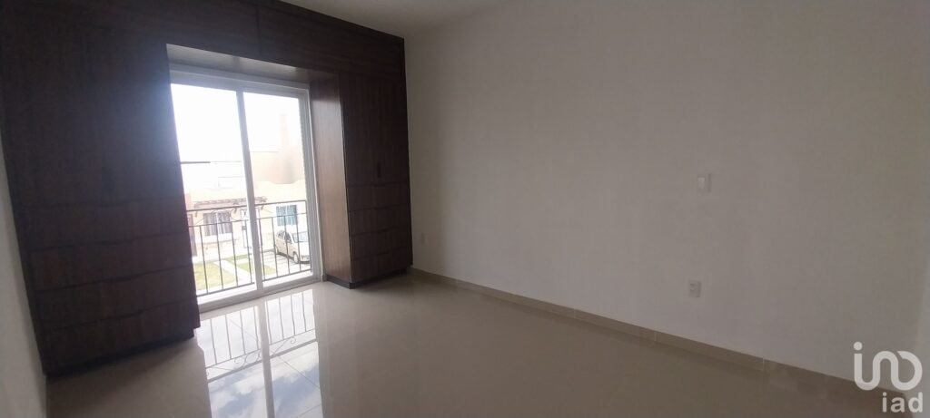 Se vende casa muy amplia con excelentes acabados en Privada Zuria, Pachuca, Hidalgo