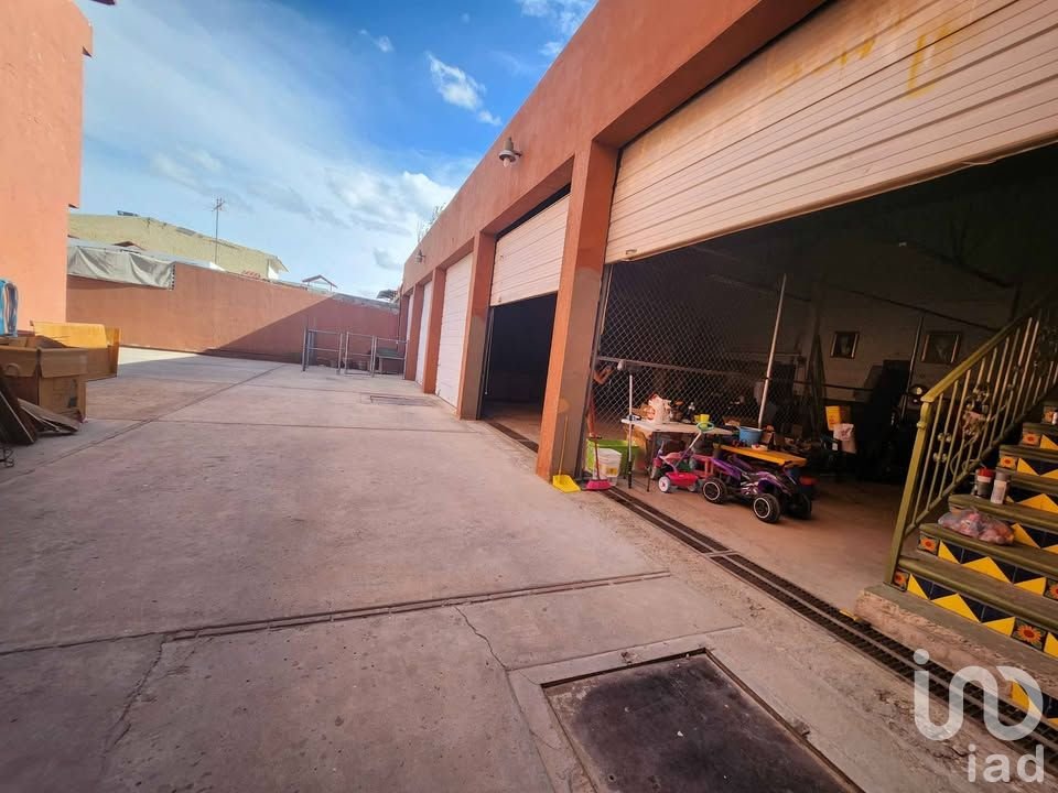 RENTO BODEGA ENTRE HERMANOS ESCOBAR Y LOPEZ MATEOS