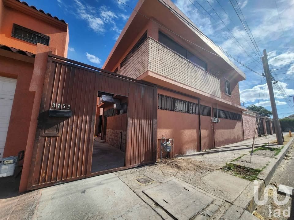 RENTO BODEGA ENTRE HERMANOS ESCOBAR Y LOPEZ MATEOS