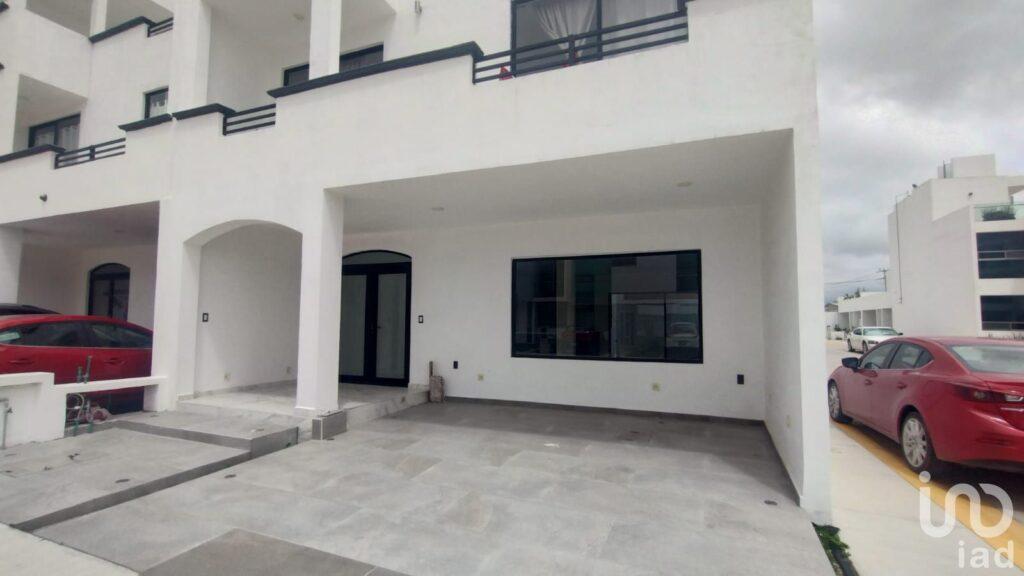 CASA EN VENTA EN FRACCIONAMIENTO PRIVADO OASIS,COLONIA SAN ANTONIO,PACHUCA,HGO.