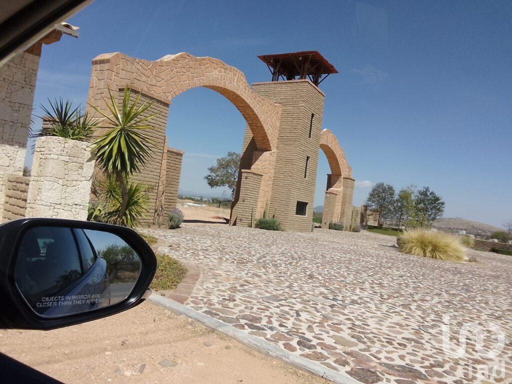 TERRENO TEQUISQUIAPAN RESIDENCIAL CAMPESTRE  LOTE 10