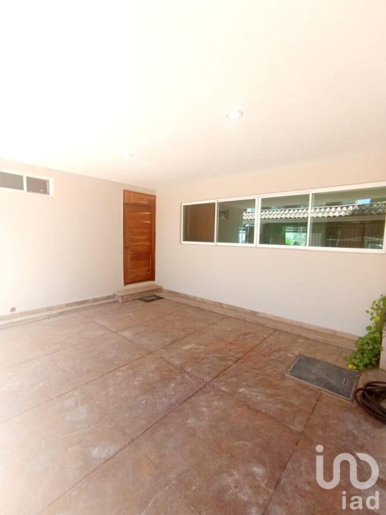 Casa en venta  en Colonia Jardines del Valle en Zapopan