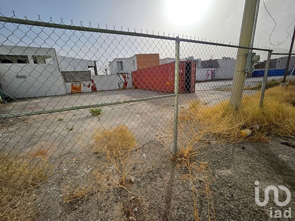 Terreno en Renta Zona Teresiano en Avenida Principal