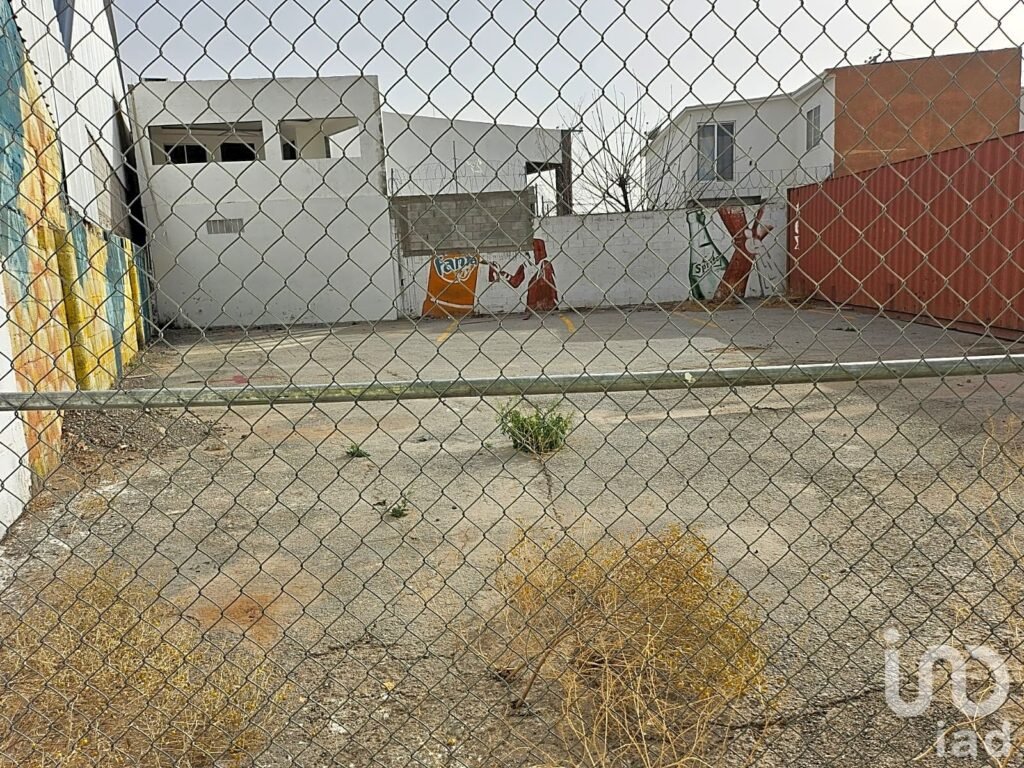 Terreno en Renta Zona Teresiano en Avenida Principal