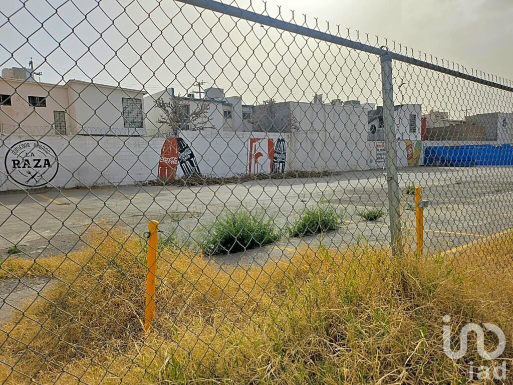 Terreno en Renta Zona Teresiano en Avenida Principal