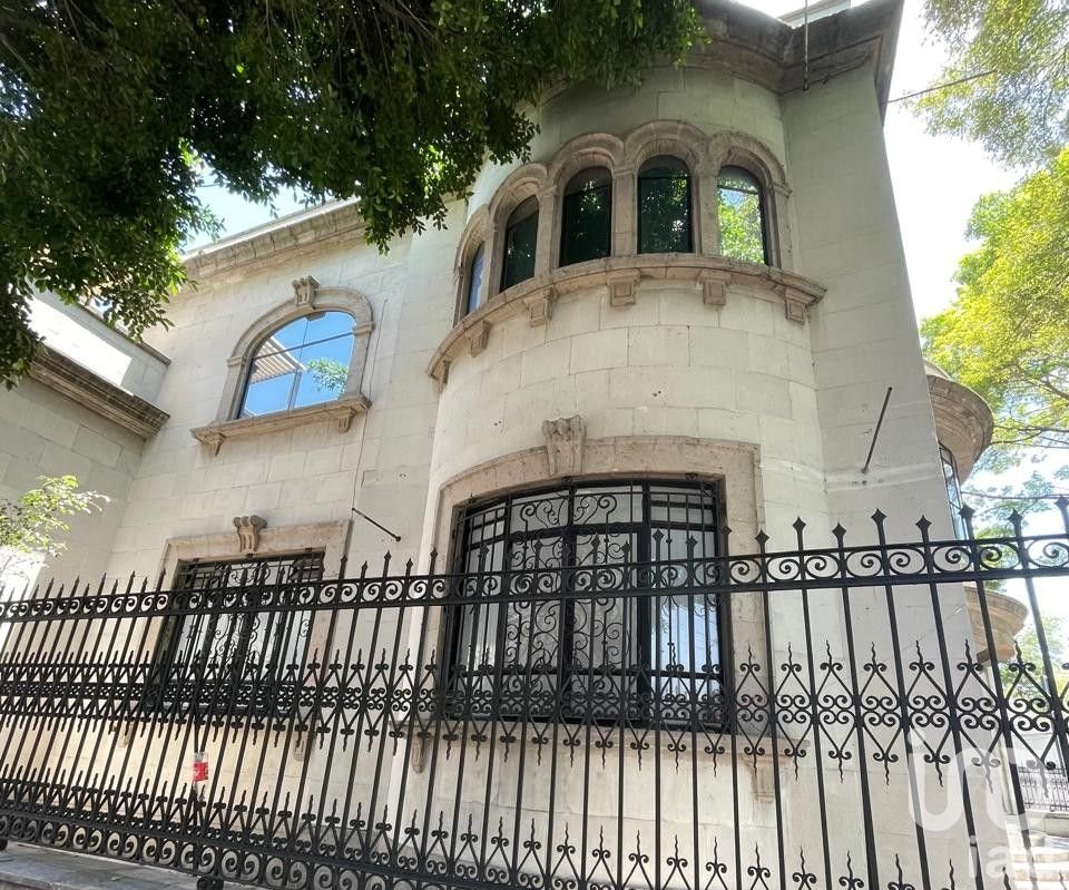 RENTA DE CASA - (OFICINA, RESTAURANTE, BANCOS ETC.) COLONIA DEL VALLE INSURGENTES Y ANGEL URRAZA