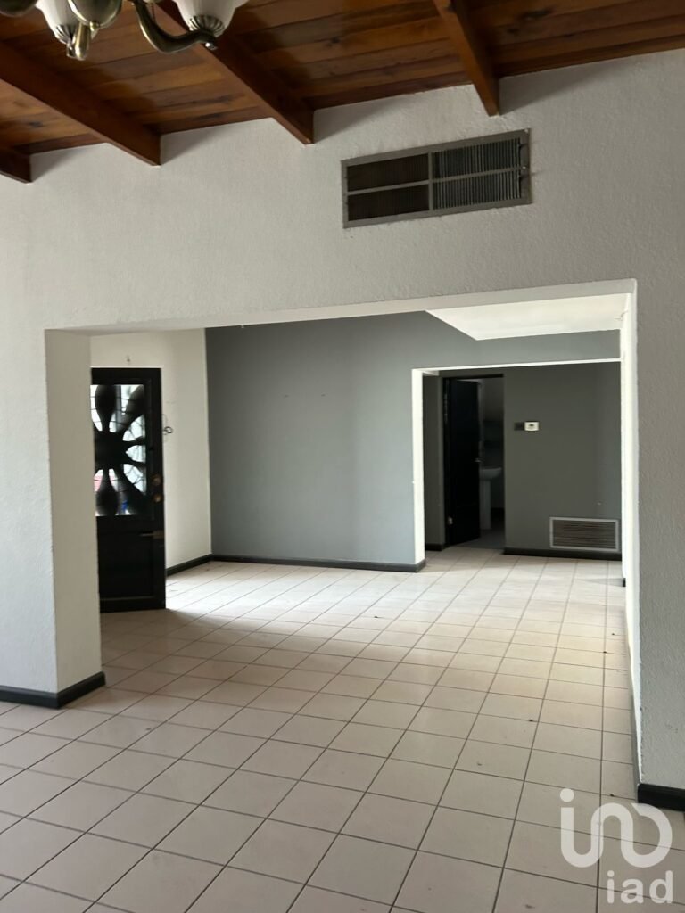 Amplia Casa en Venta en Chihuahua en Col. Panamericana