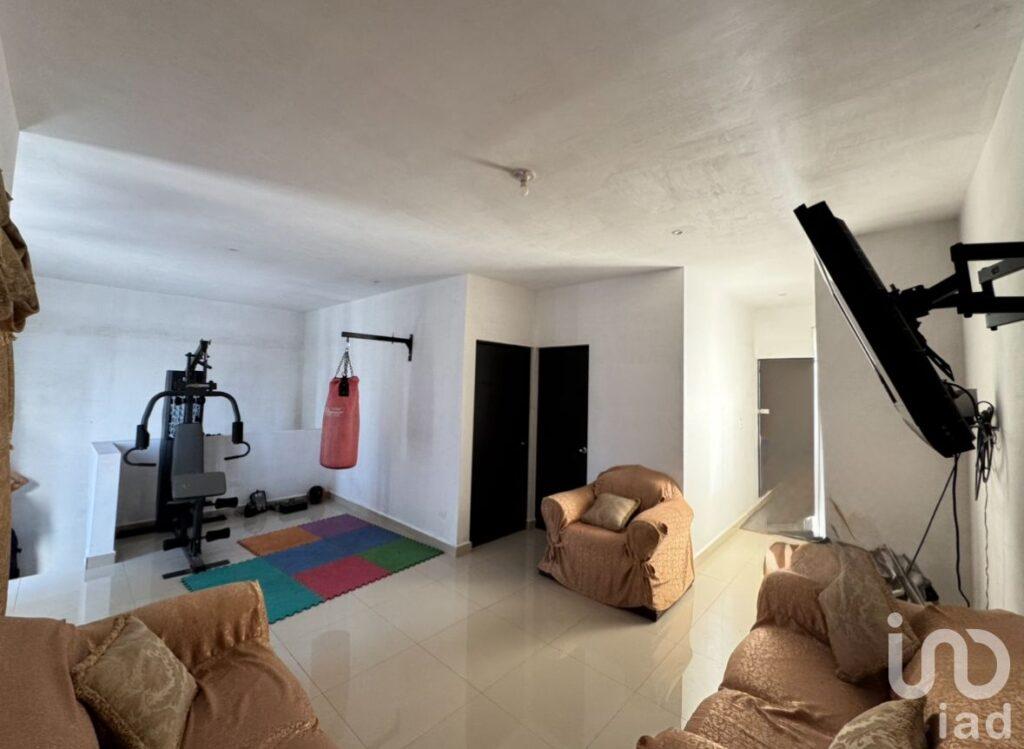 Casa en Venta con Terreno Incluido en Cerradas de Rinconada, Apodaca N.L.