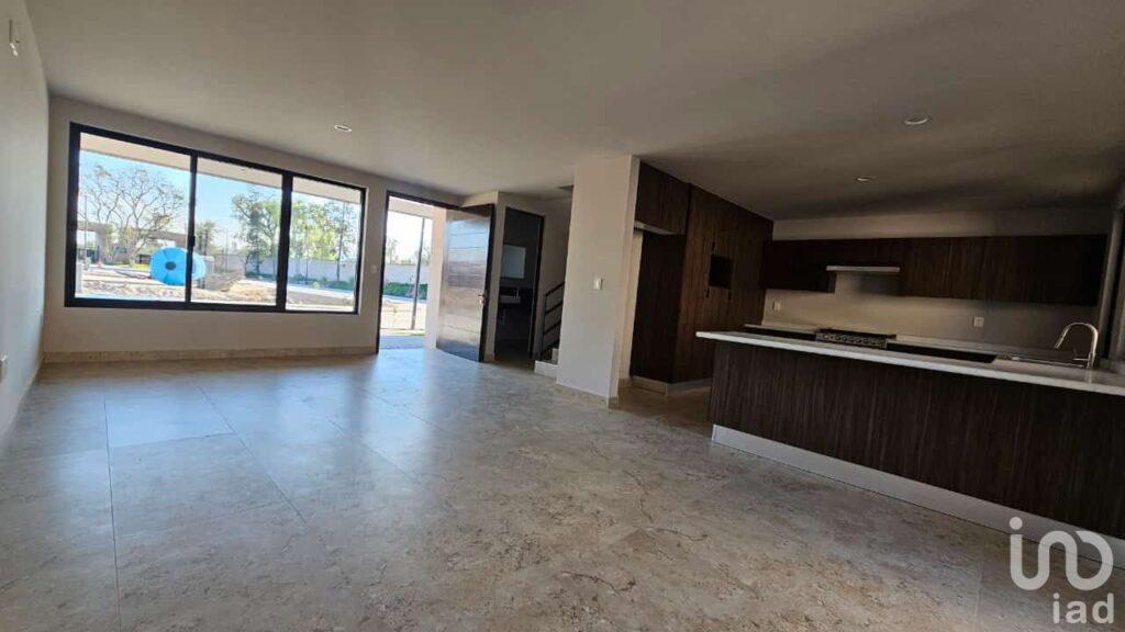 URQUIJO Irrigación y colegios, zona Liverpool, alberca, Gym,