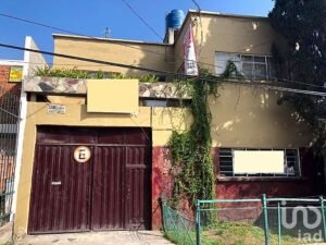 Casa en Venta en Cuautitlán Estado de México con uso de suelo habitacional/comercial