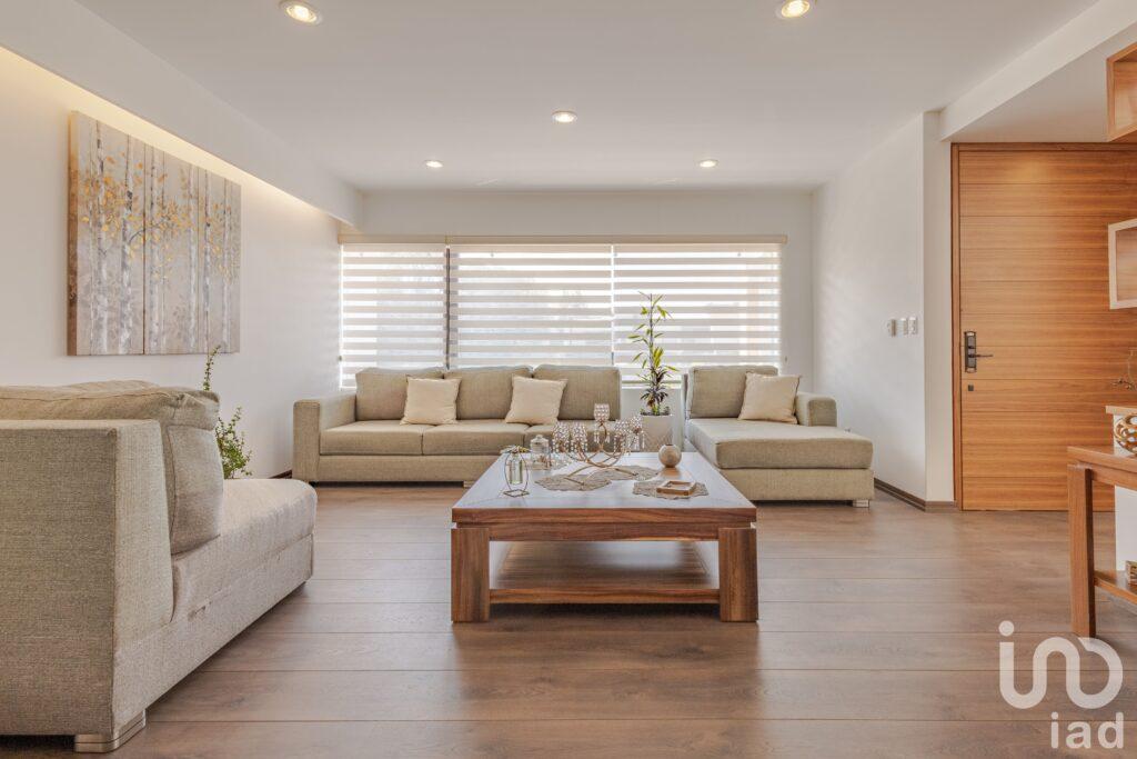 Casa en Venta en Rincón de los Encinos a un costado del Club de Golf.