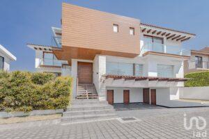 Casa en Venta en Rincón de los Encinos a un costado del Club de Golf. Casa en Venta en Rincón de los Encinos a un costado del Club de Golf.