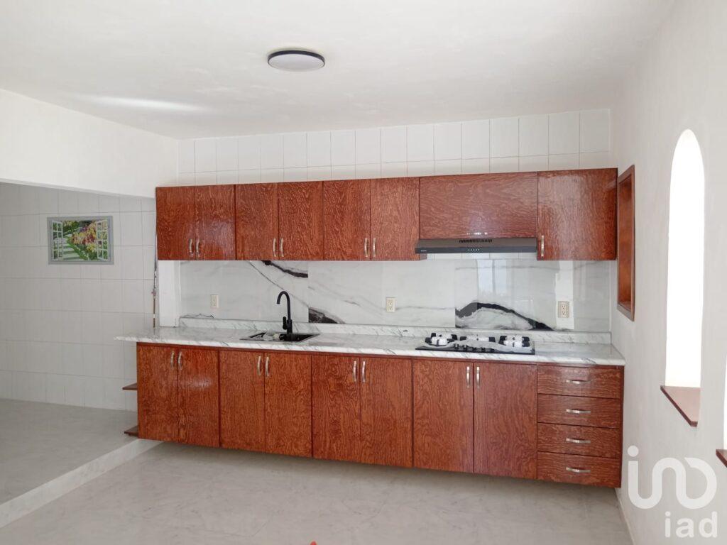 Se vende casa a un costado del parque Chapultepec, excelente vista panorámica!