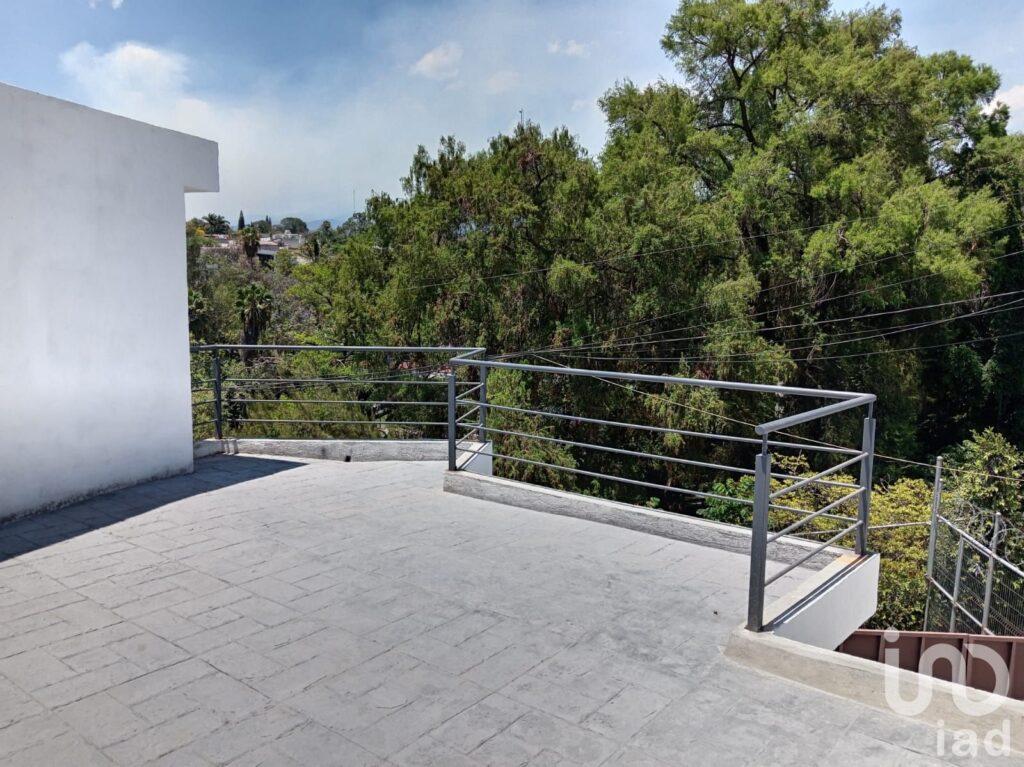 Se vende casa a un costado del parque Chapultepec, excelente vista panorámica!