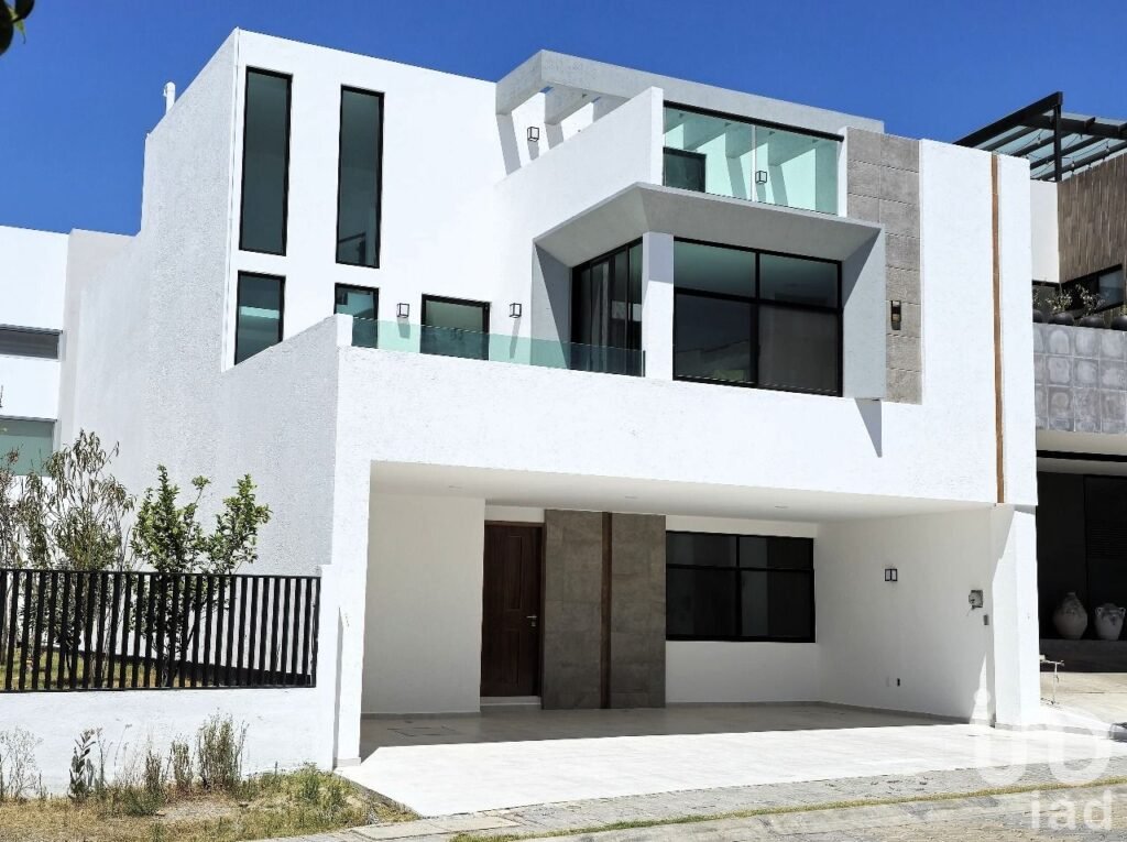 Casa en Venta en Lomas de Angelópolis con 2 Terrazas a 7 minutos de Barrio Cascatta - 2158767 casas en venta casa en venta en lomas de angelopolis con 2 terrazas a 7 minutos de barrio cascatta 248390