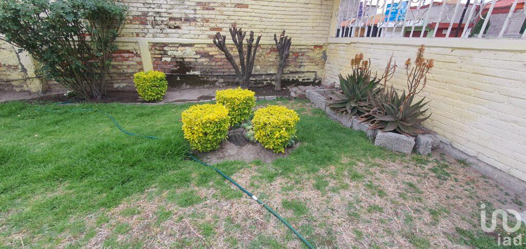 Venta de casa con amplio terreno para inversionistas