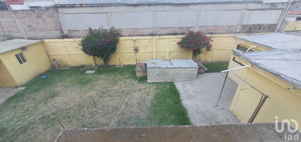 Venta de casa con amplio terreno para inversionistas