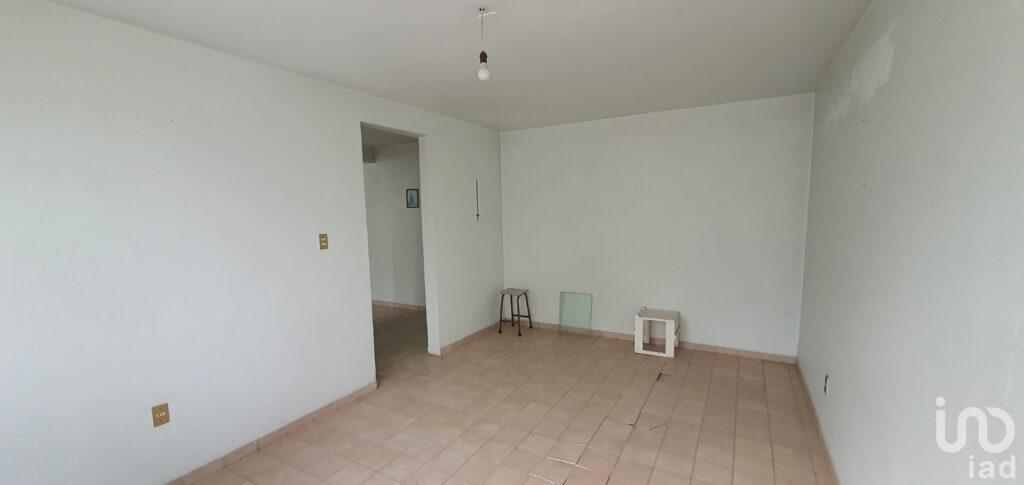 Venta de casa con amplio terreno para inversionistas