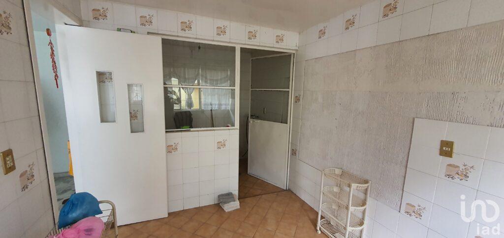 Venta de casa con amplio terreno para inversionistas