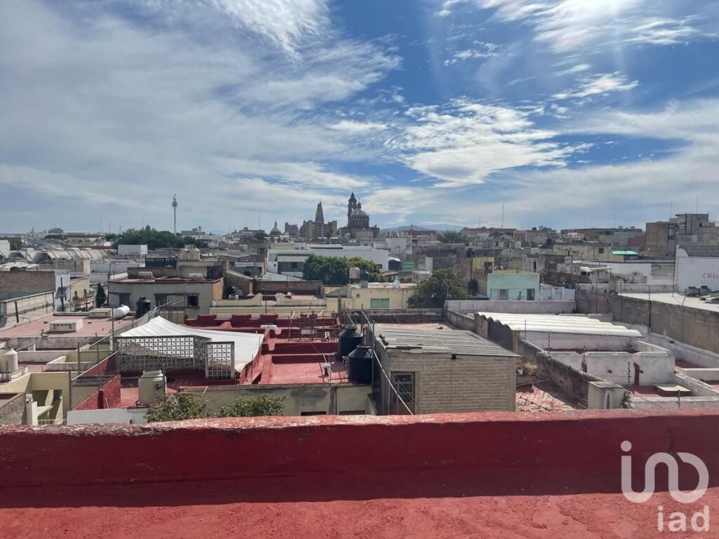 EDIFICIO EN VENTA DE TRES NIVELES CERCANO A JARDIN BOTANICO GUADALAJARA JALISCO