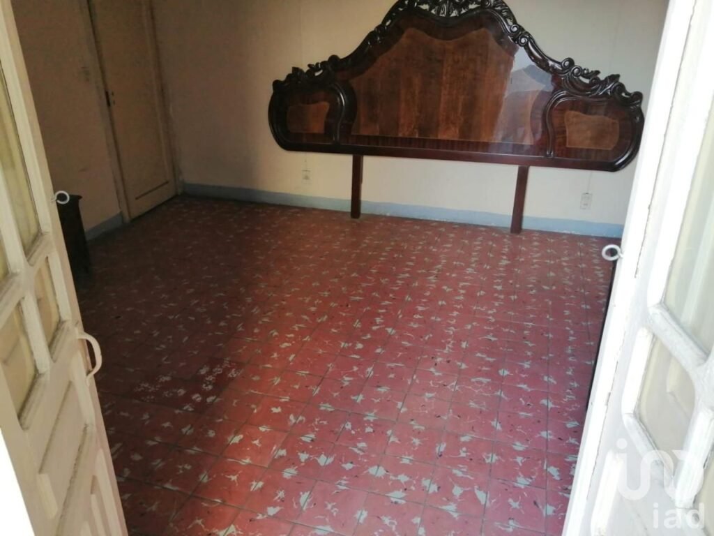 EDIFICIO EN VENTA DE TRES NIVELES CERCANO A JARDIN BOTANICO GUADALAJARA JALISCO