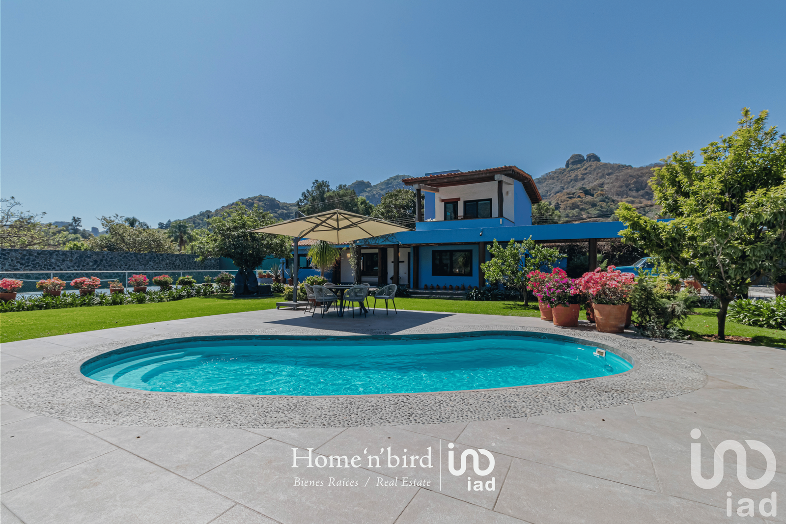 Vendo Residencia con Arquitectura y Naturaleza en Armonía, Tepoztlán, Morelos.