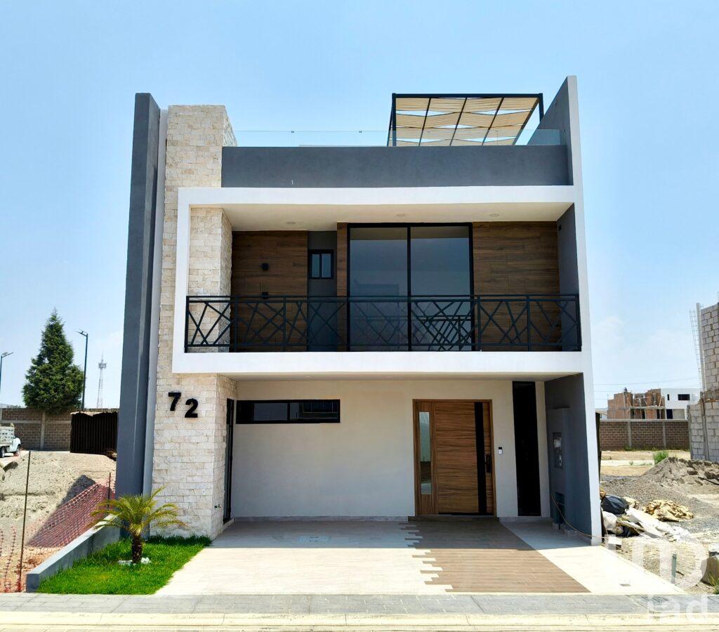 Venta de casa sobre periférico a la altura del CEA Cuautlancingo