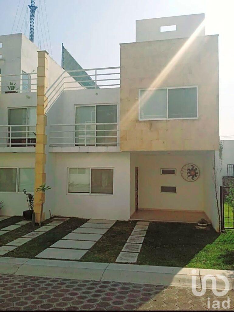 INVIERTE EN TU FELICIDAD: CASA CON GRAN POTENCIAL EN YAUTEPEC