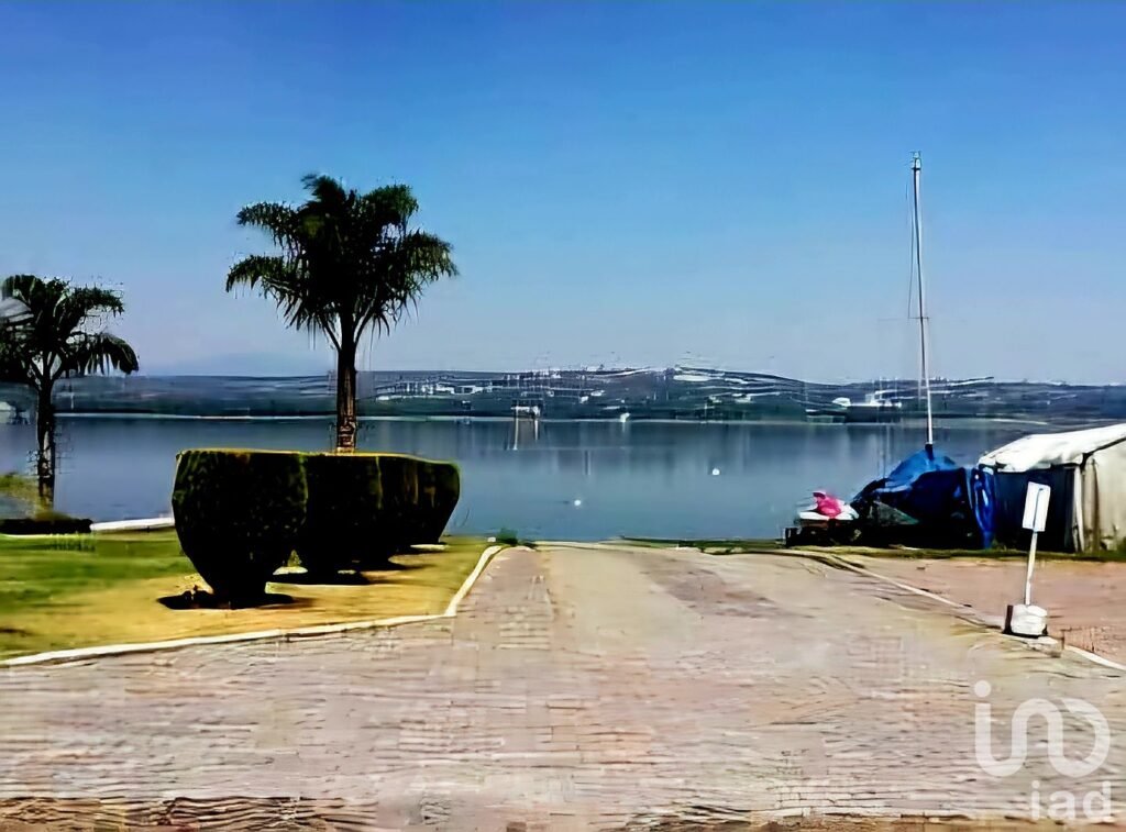 "TERRENO CON SERVICIOS Y FÁCIL ACCESO EN TEPEJI DEL RÍO"