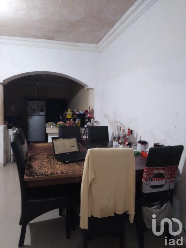 CASA EN VENTA EN EL CENTRO DE MÉRIDA, YUCATÁN, RUMBO SANTIAGO