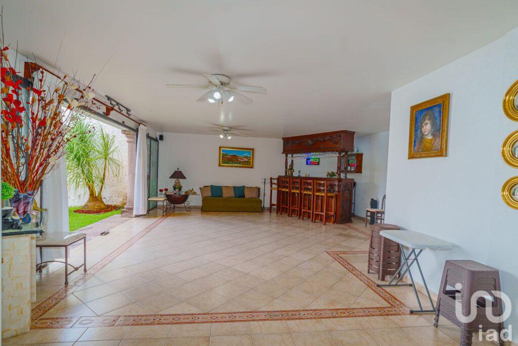 Increíble Casa Colonial con Alberca en Cuernavaca – Ideal para Vivir o Invertir