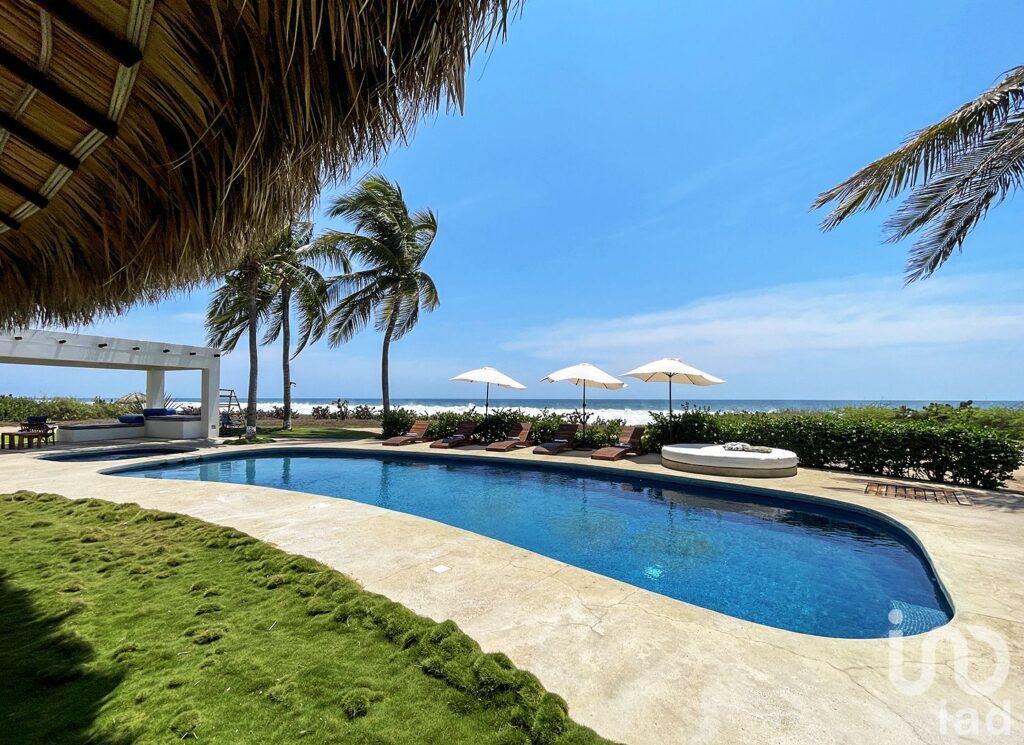 RESIDENCIA DE LUJO FRENTE  AL MAR, COSTA OAXAQUENA