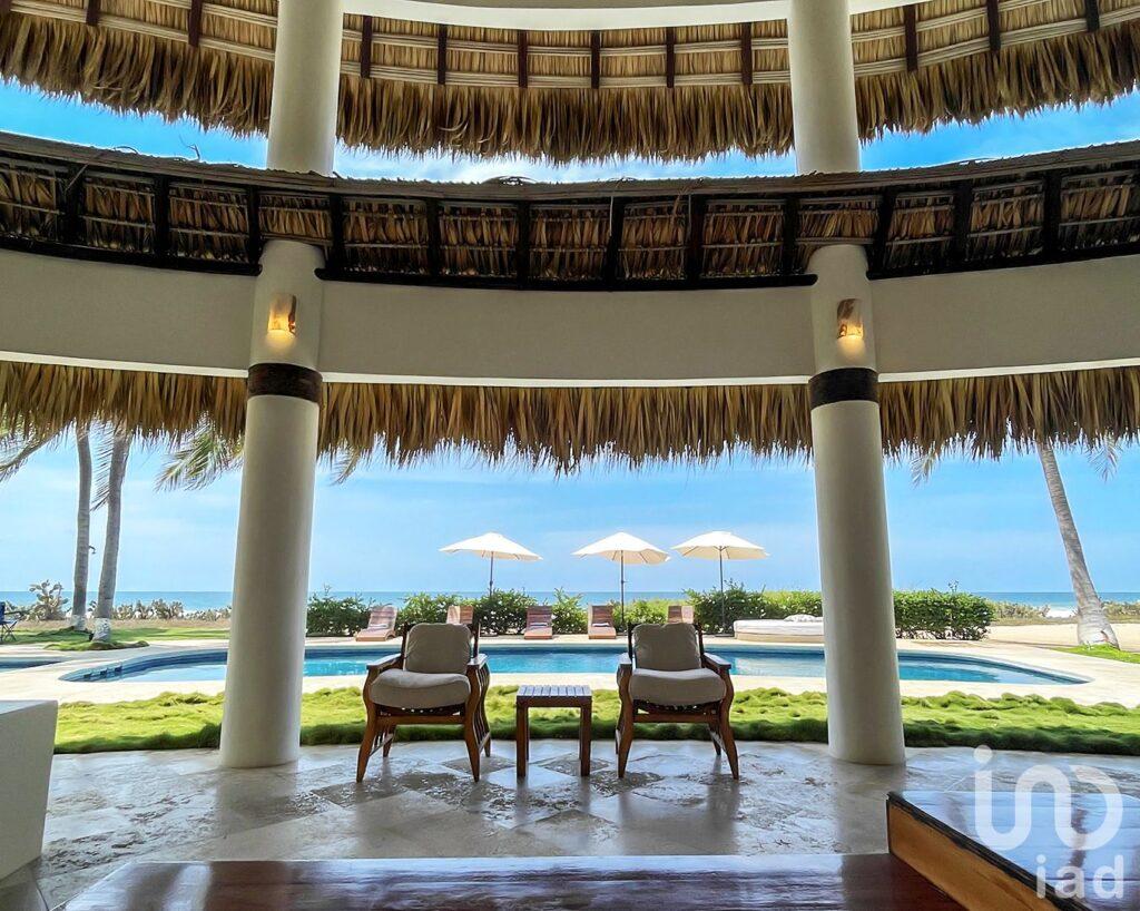 RESIDENCIA DE LUJO FRENTE  AL MAR, COSTA OAXAQUENA