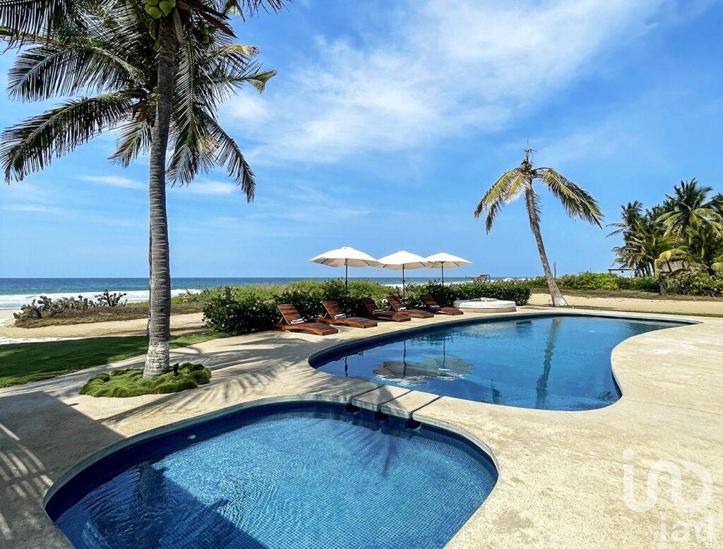 RESIDENCIA DE LUJO FRENTE  AL MAR, COSTA OAXAQUENA