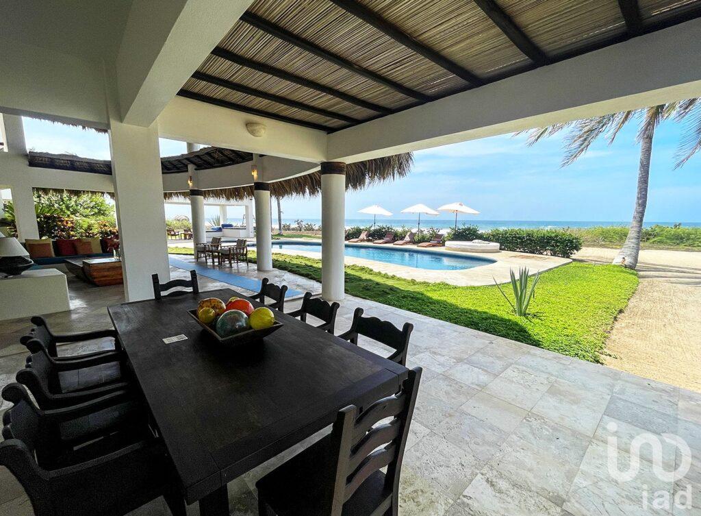 RESIDENCIA DE LUJO FRENTE  AL MAR, COSTA OAXAQUENA