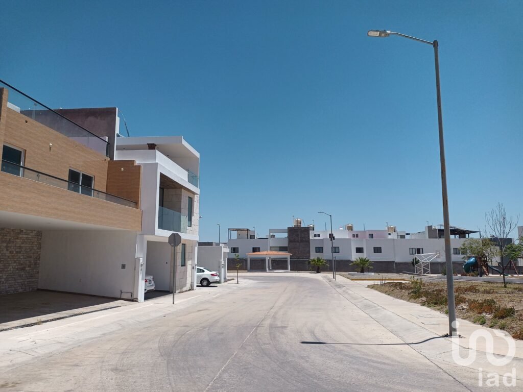 TERRENO RESIDENCIAL EN VENTA - FORJA REAL, MEXQUITIC DE CARMONA, SLP.