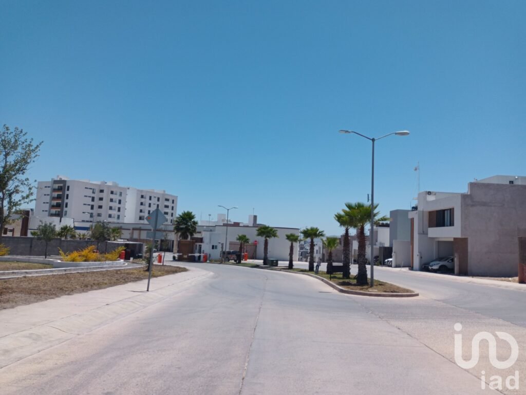 TERRENO RESIDENCIAL EN VENTA - FORJA REAL, MEXQUITIC DE CARMONA, SLP.